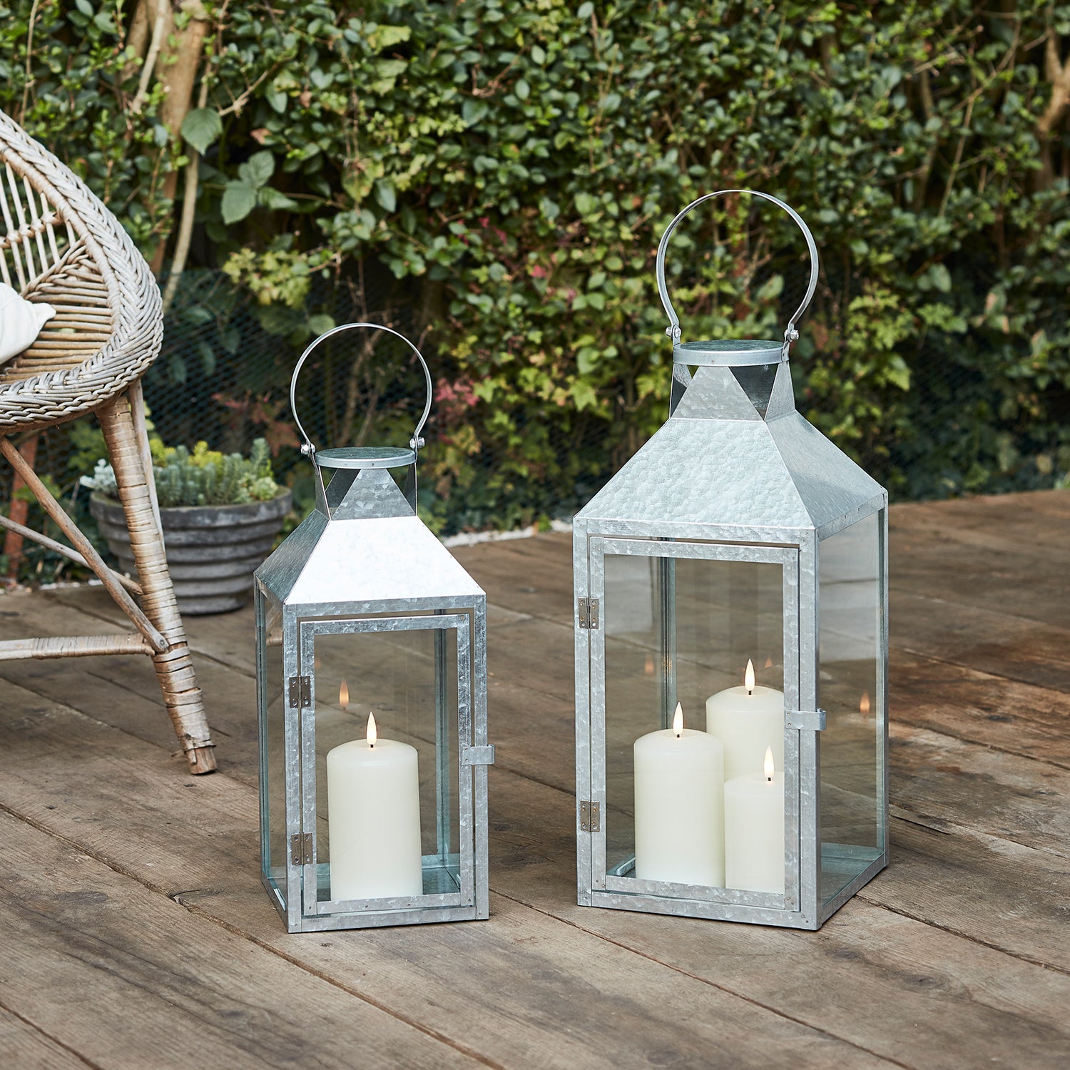 Outdoor lantern online holder