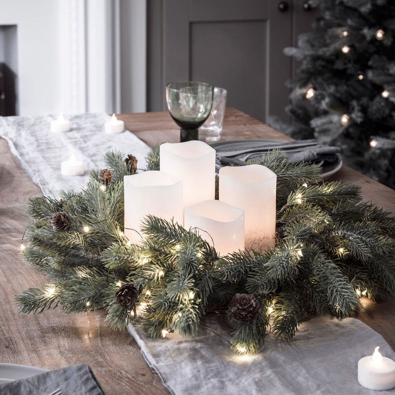 C50-YWG_Micro-Lights-Green-Wire-Dining-Table-Wreath_P3.jpg