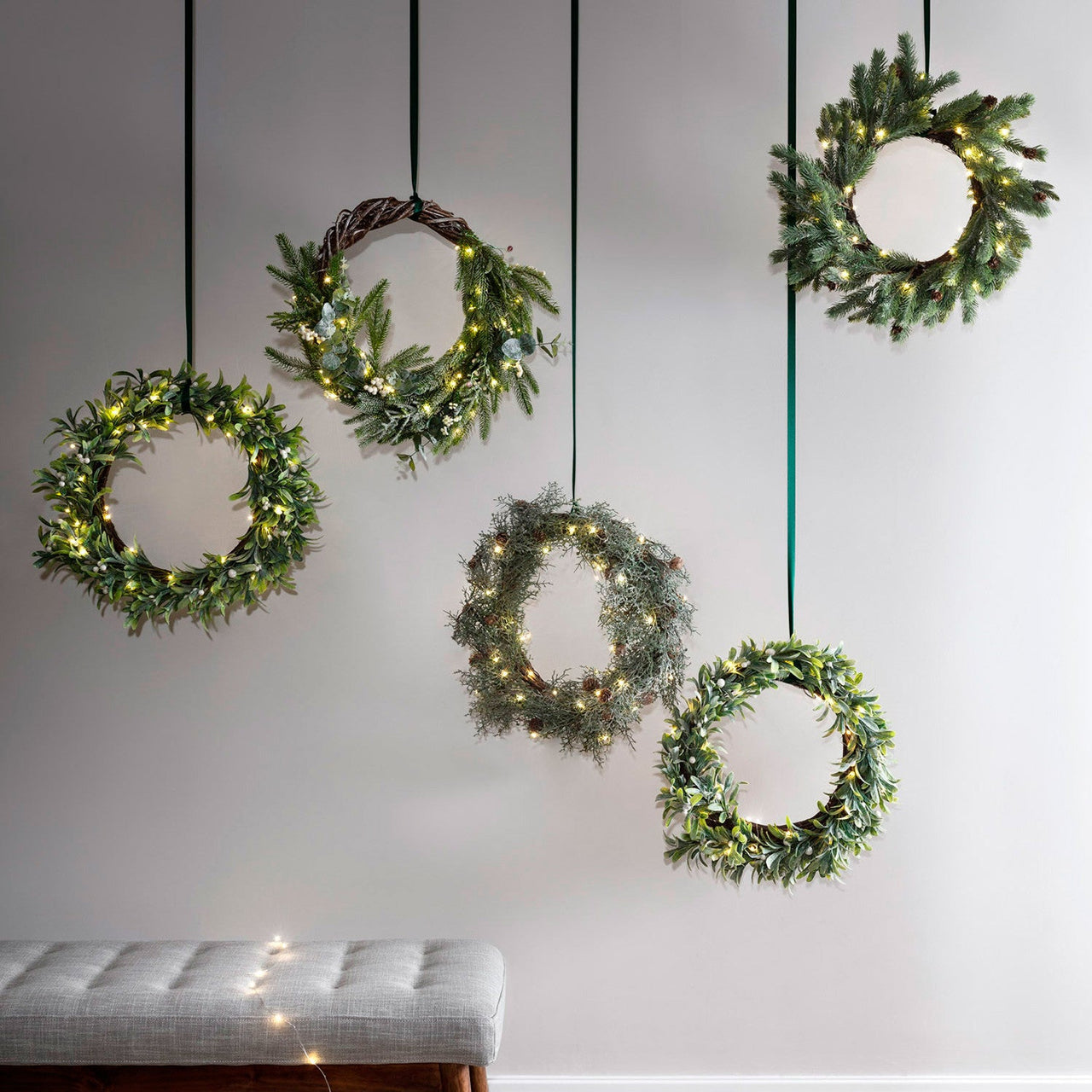 C50-YWG_Micro-Lights-Green-Wire-Hanging-Christmas-Wreaths_P4.jpg