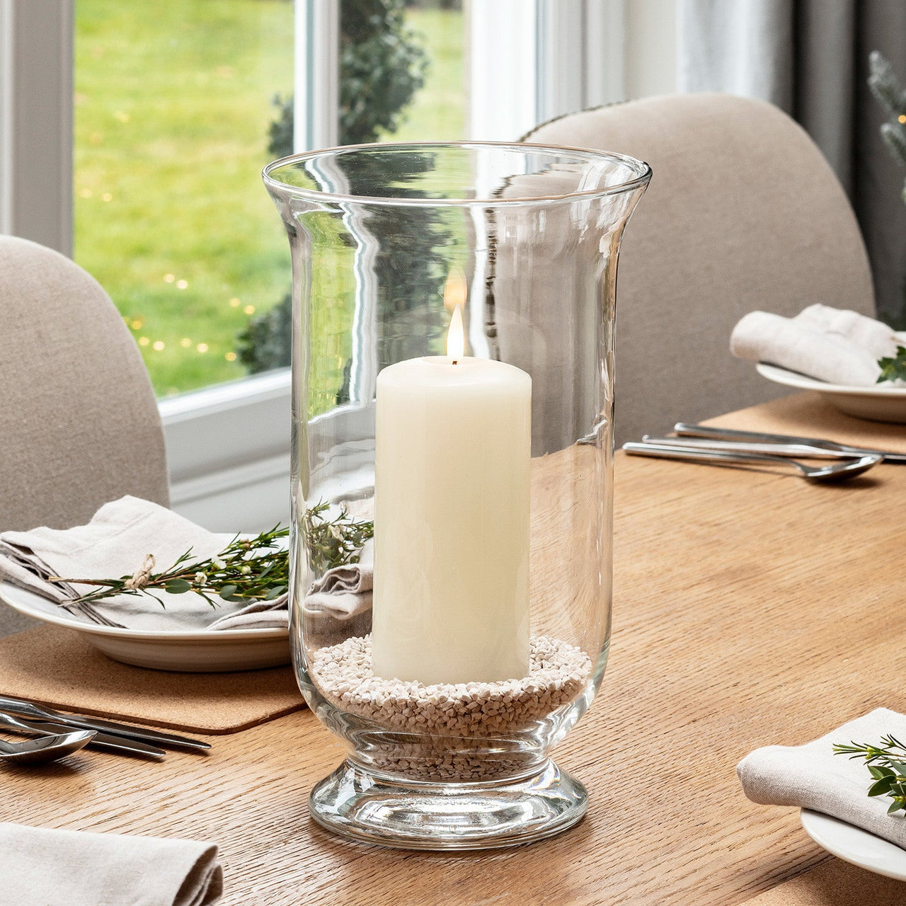 CA18012_Flickering-LED-Pillar-Candle-True-Glow-Dining-Table-Vase_P2.jpg