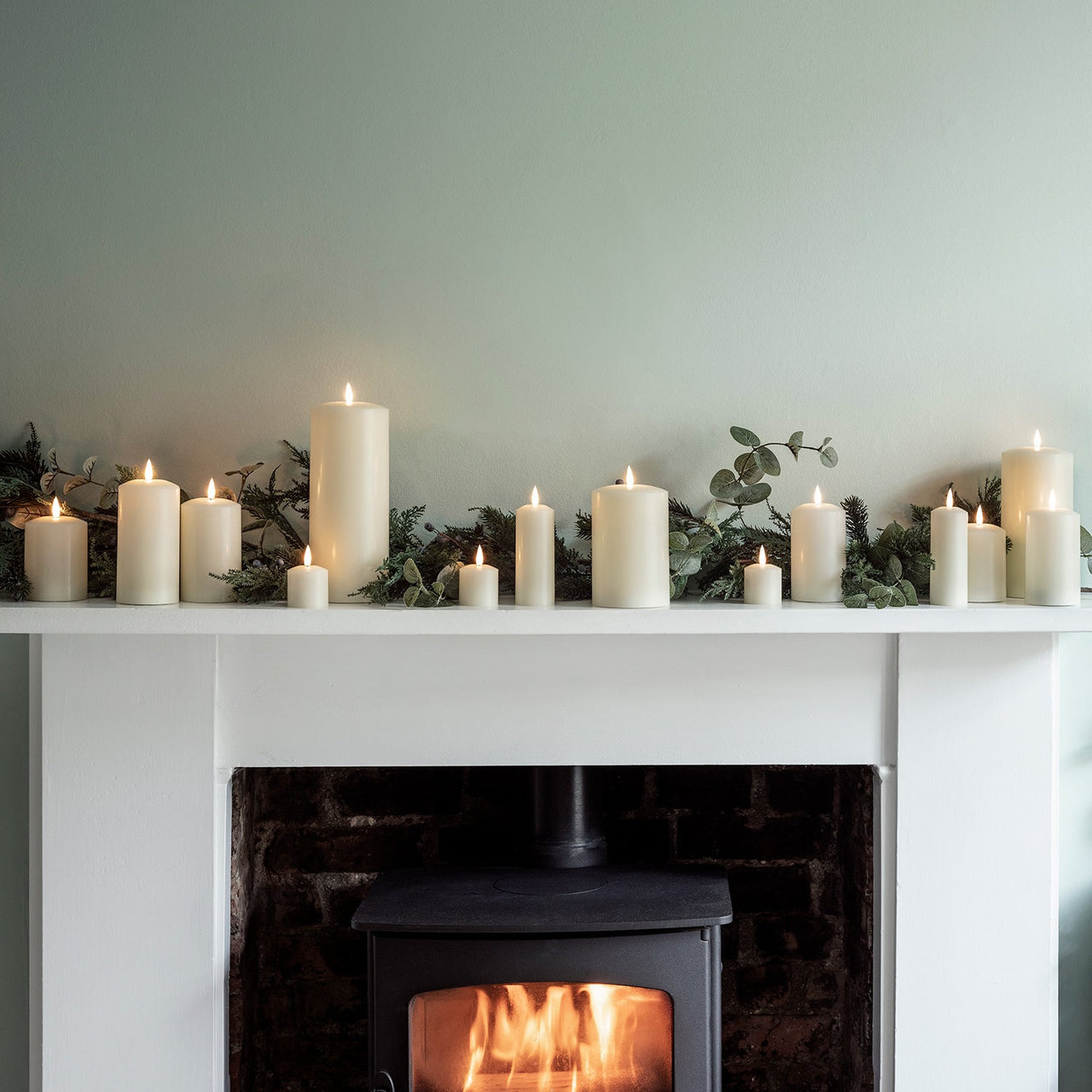 CA19005_True-Glow-Truglow-Votive-Candles-Mantelpiece_P3.jpg