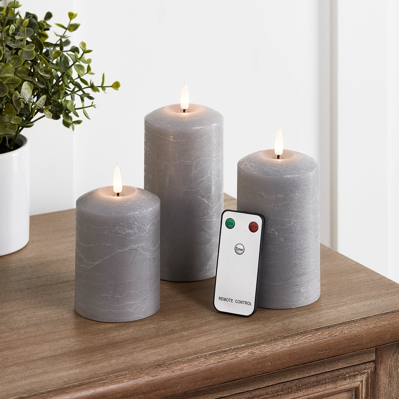 CA19008_truglow-grey-trio-pillar-remote-indoor-reshoot-p2.jpg