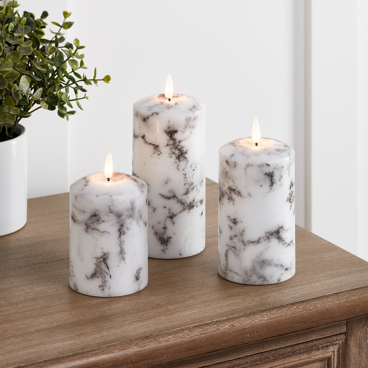 CA19018_truglow-marble-trio-indoor-reshoot.jpg