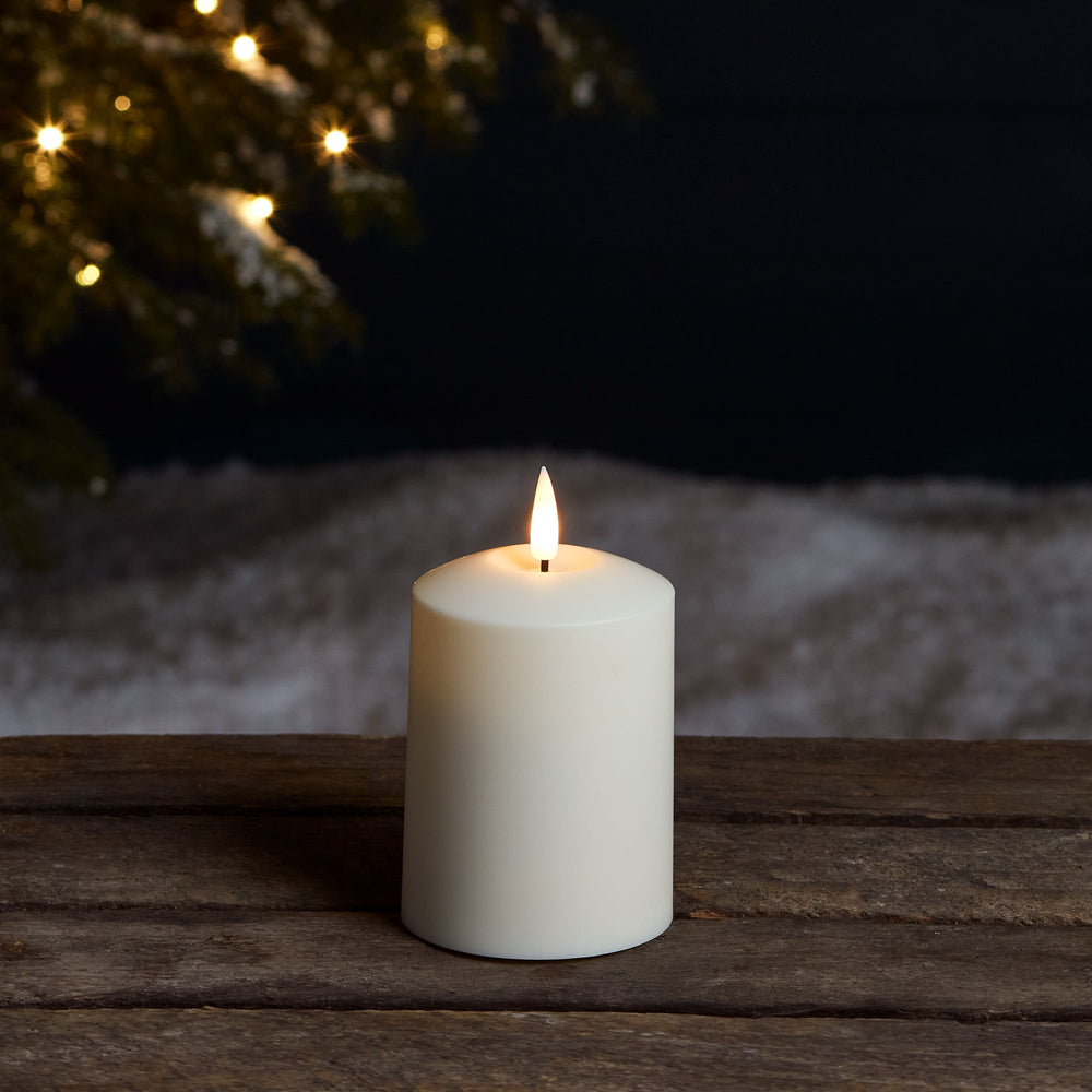 CA20001_CA20001_TruGlow-Waterproof-Outdoor-Candle-Winter.jpg