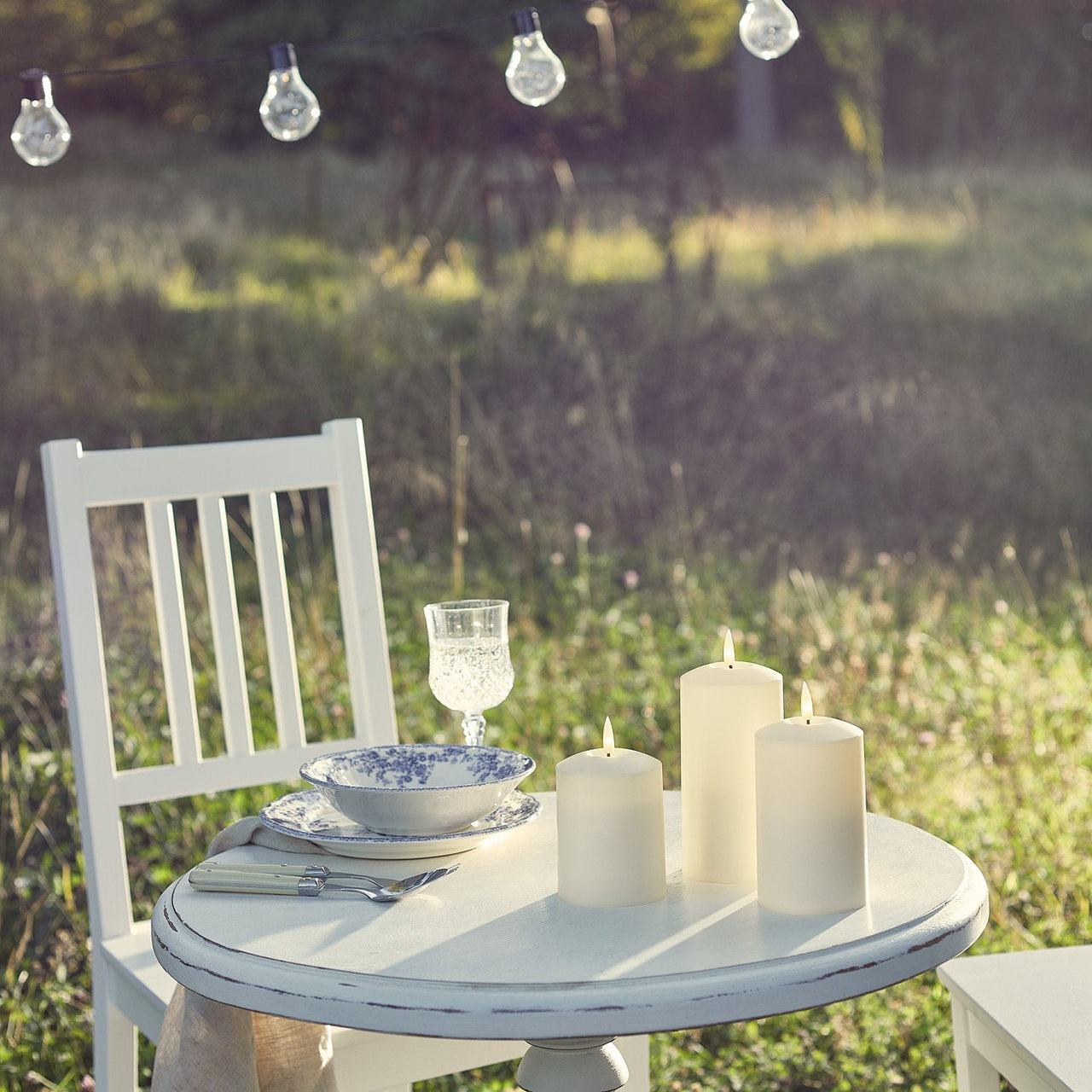 CA20004_TruGlow-Waterproof-Outdoor-Candle-Trio-Alresco-Dining_2000x2000_94b65d9d-1415-4e12-a670-9e27710635da.jpg