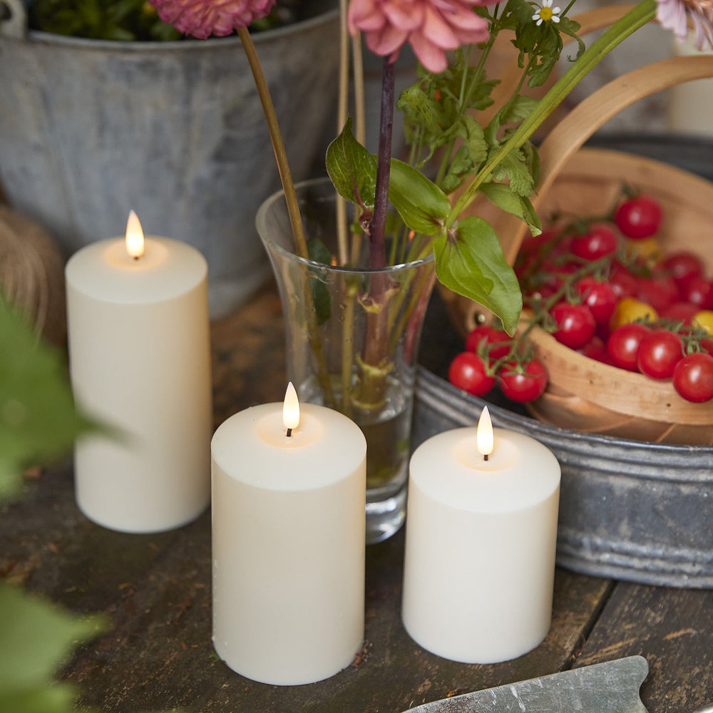 CA20004_truglow-waterproof-outdoor-candle-trio-tea-party.jpg