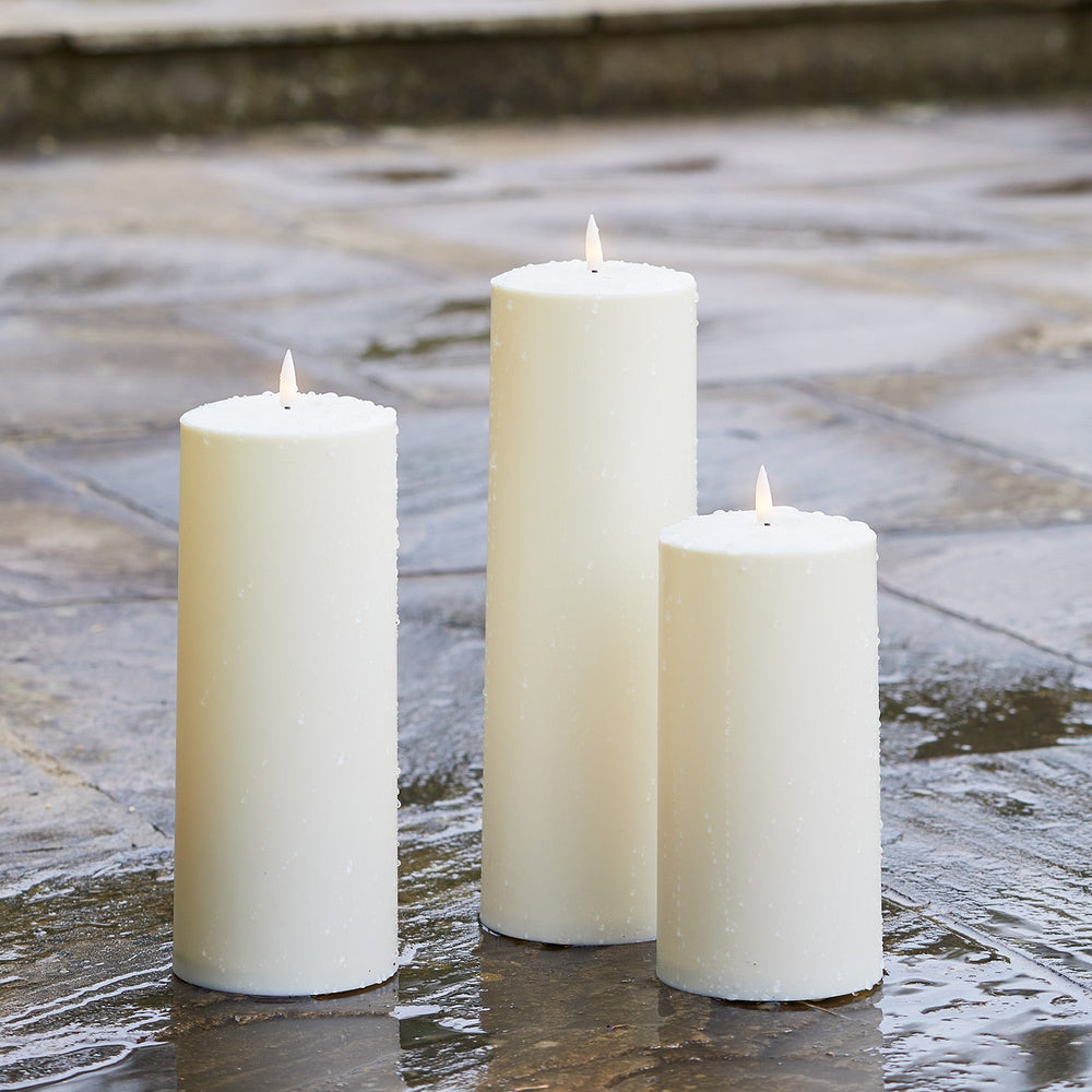 CA21006_large-truglow-waterproof-outdoor-candle-trio-outside.jpg