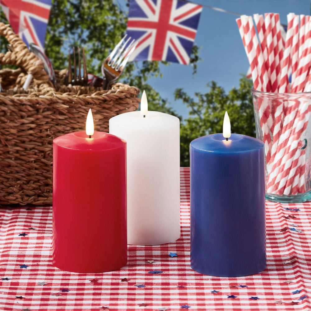 CA22015RC_TruGlow-Red-White-Blue-LED-Pillar-Candle-Trio-with-Remote-Control_2.jpg