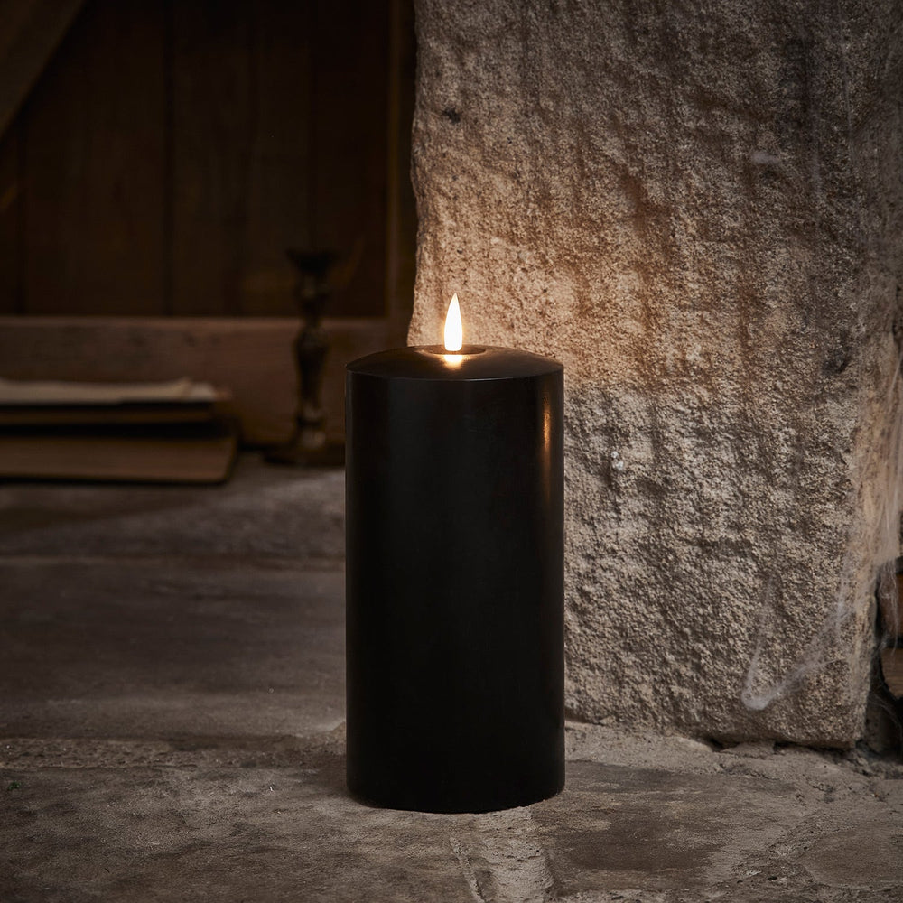 CA22048_TruGlow_-Black-LED-Chapel-Candle-20cm.jpg