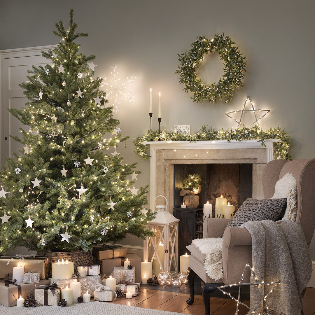 Christmas Home Decor: Traditional Christmas Decorating Ideas ...