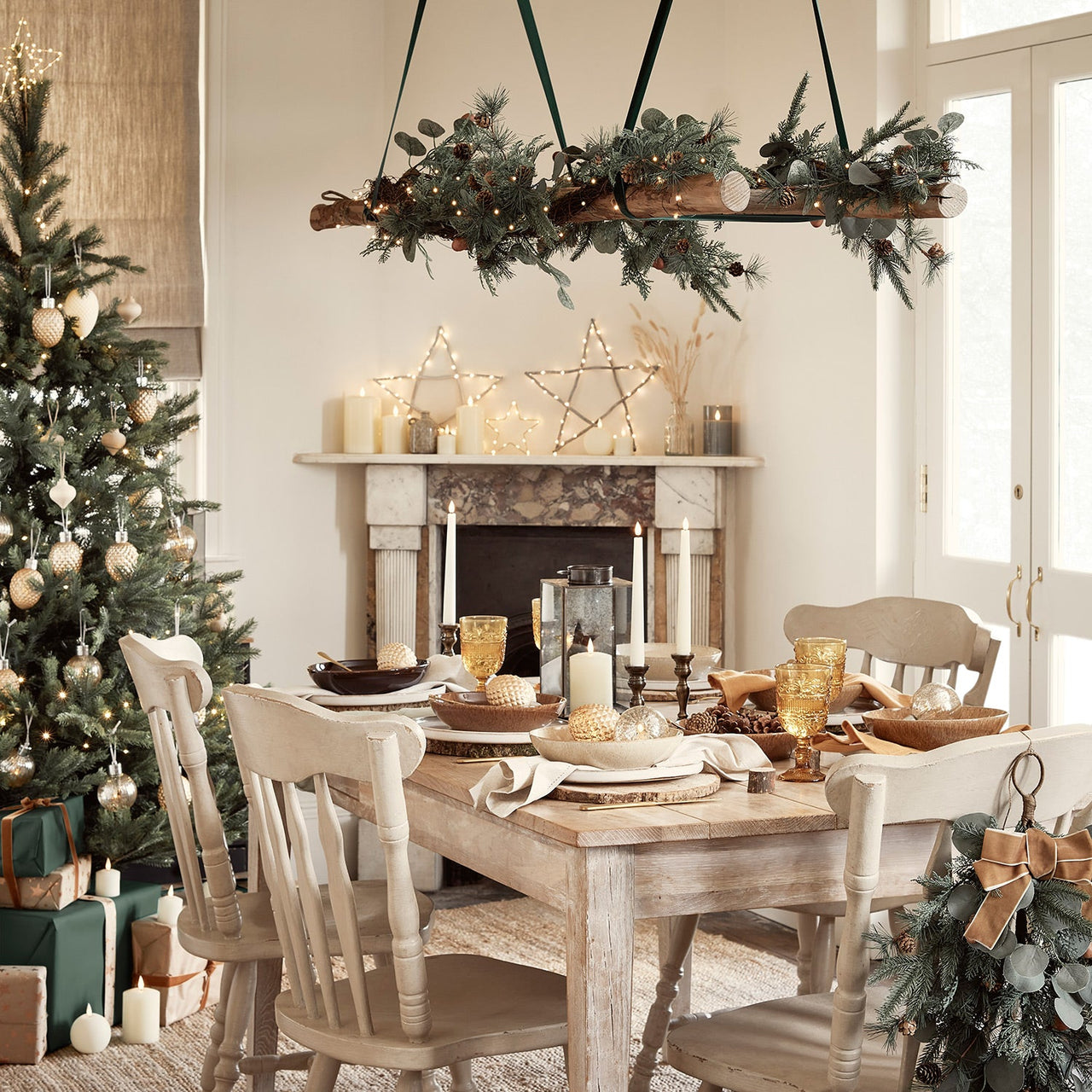 Christmas-Table-Setting-Dining-Room-Tree-LED-Candles-Handing-Foliage-Star-Lights.jpg