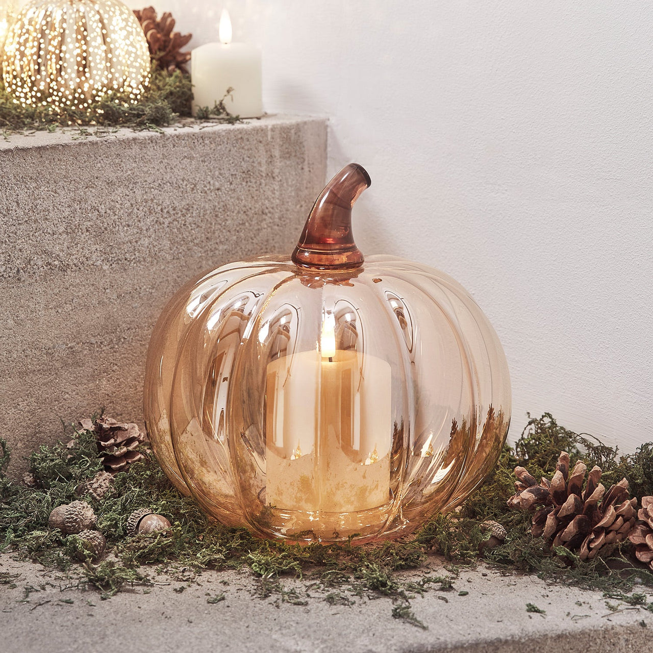 D-DE22027_Amber-Glass-Pumpkin-Decoration-_-TruGlow-Candle-Bundle.jpg