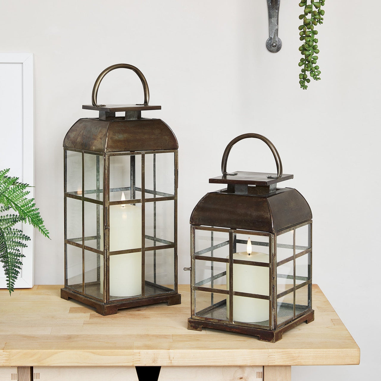 D-LA2201720CA_Brass-Indoor-TruGlow_-Candle-Lantern-Duo-Indoor_2000x2000_40760cf2-8098-4cb3-b732-c815318b0329.jpg