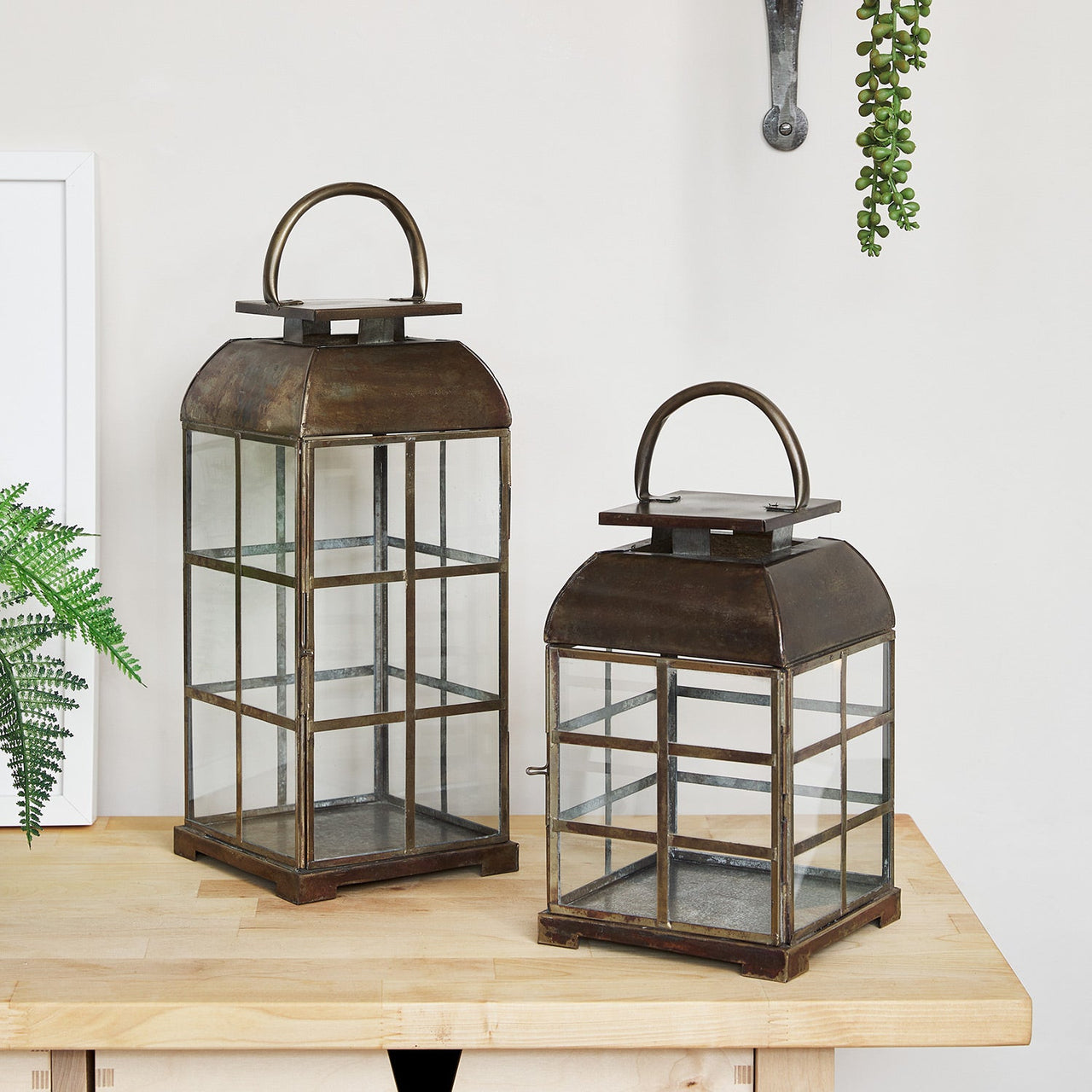 D-LA2201720_Brass-Indoor-Glass-Lantern-Duo-Indoor.jpg