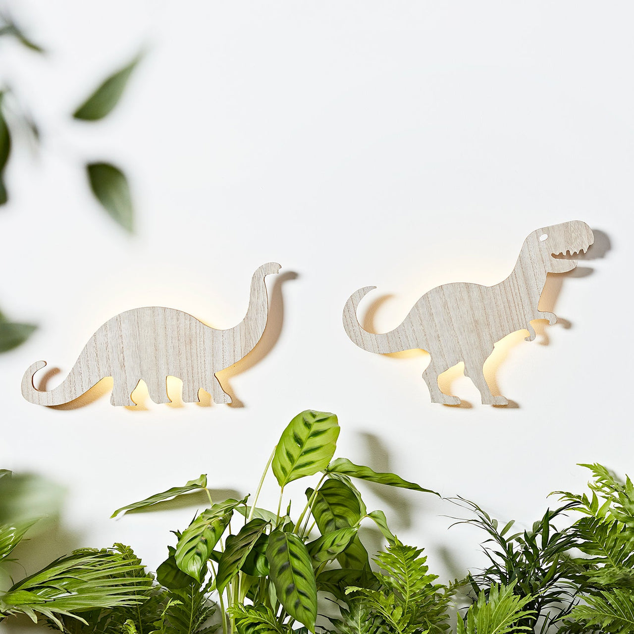 D-LL200045_Dinosaur-Children_s-Wall-Lights_3d3e22a9-c147-46d5-84a4-b36a054ab70e.jpg