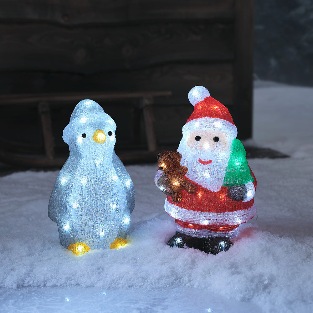 D-PL2402930-Penguin_SantaAcrylicFigureBundle.jpg