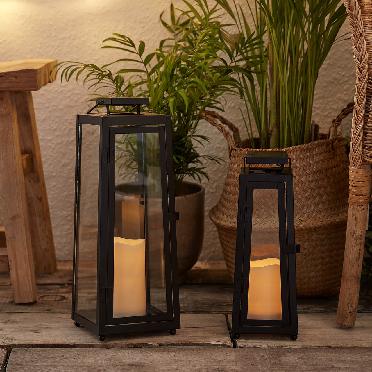 D-SL170034_Outdoor-Black-Solar-Lantern-Garden-Bundle-Summer-Living.jpg