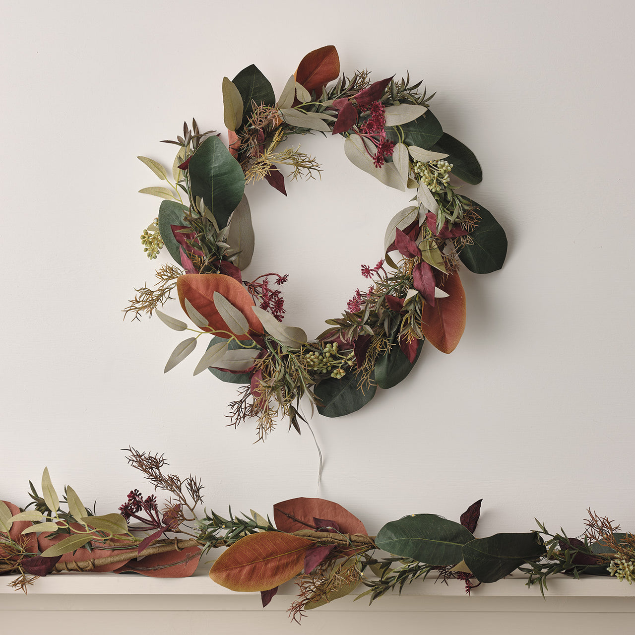 D-WRGA24004_3_-CrispLeafAutumn-WinterWreath_GarlandBundle.jpg