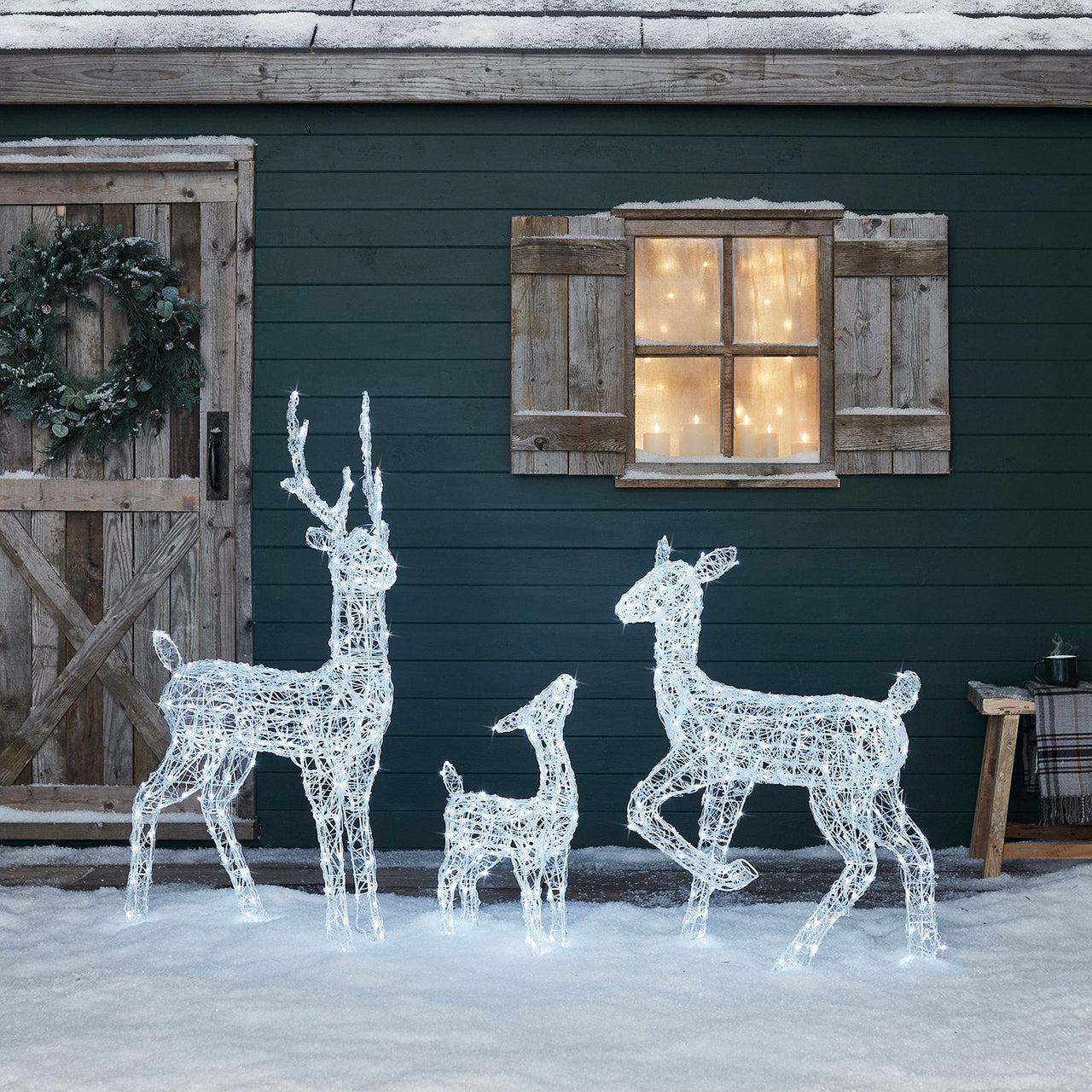 D-XX20012_4_Outdoor-Acrylic-LED-Christmas-Figures-Reindeer-Family-Cabin.jpg