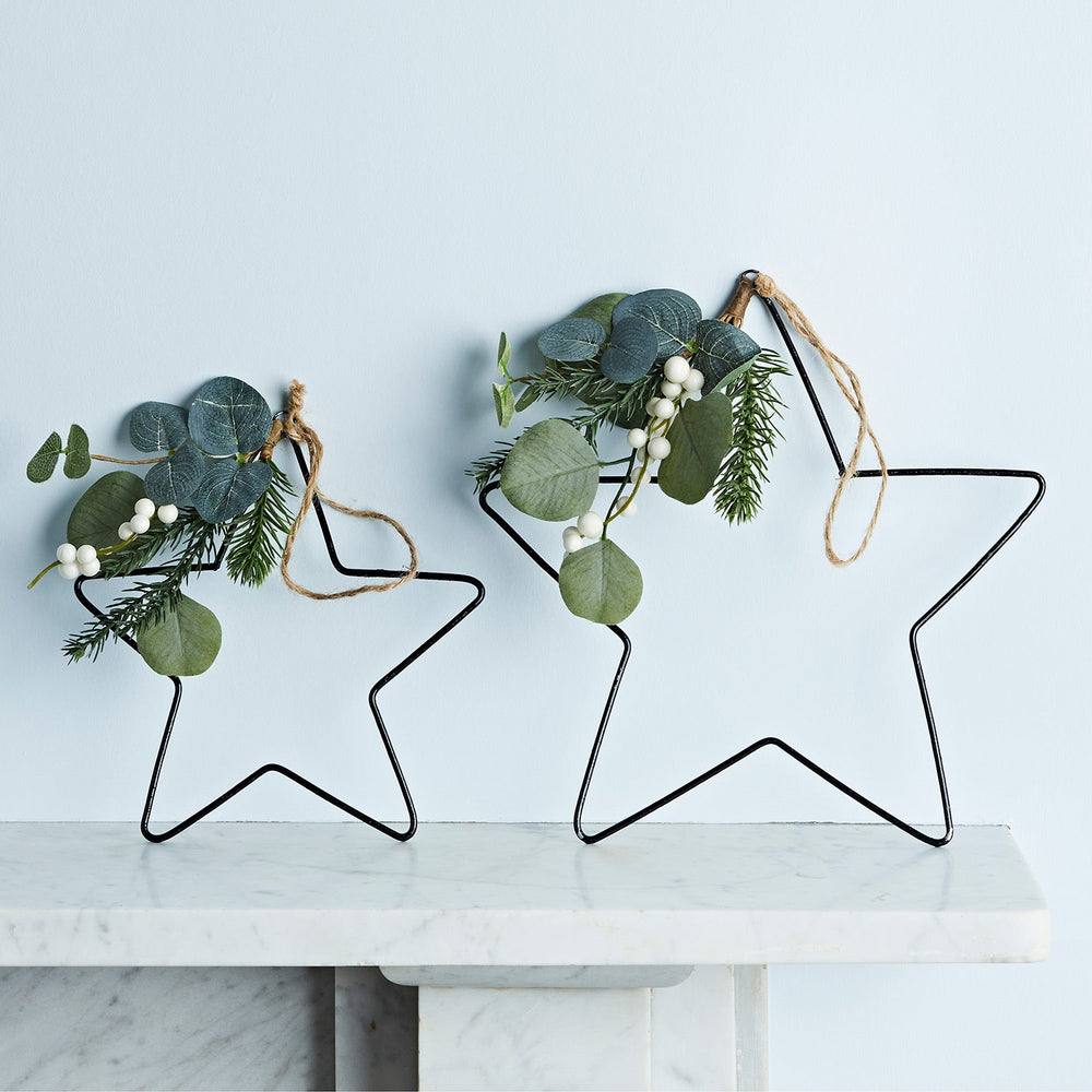 DE2001_1_Eucalyptus-White-Berry-Hanging-Star-Christmas-Decoration-Duo-Indoor-Mantel.jpg