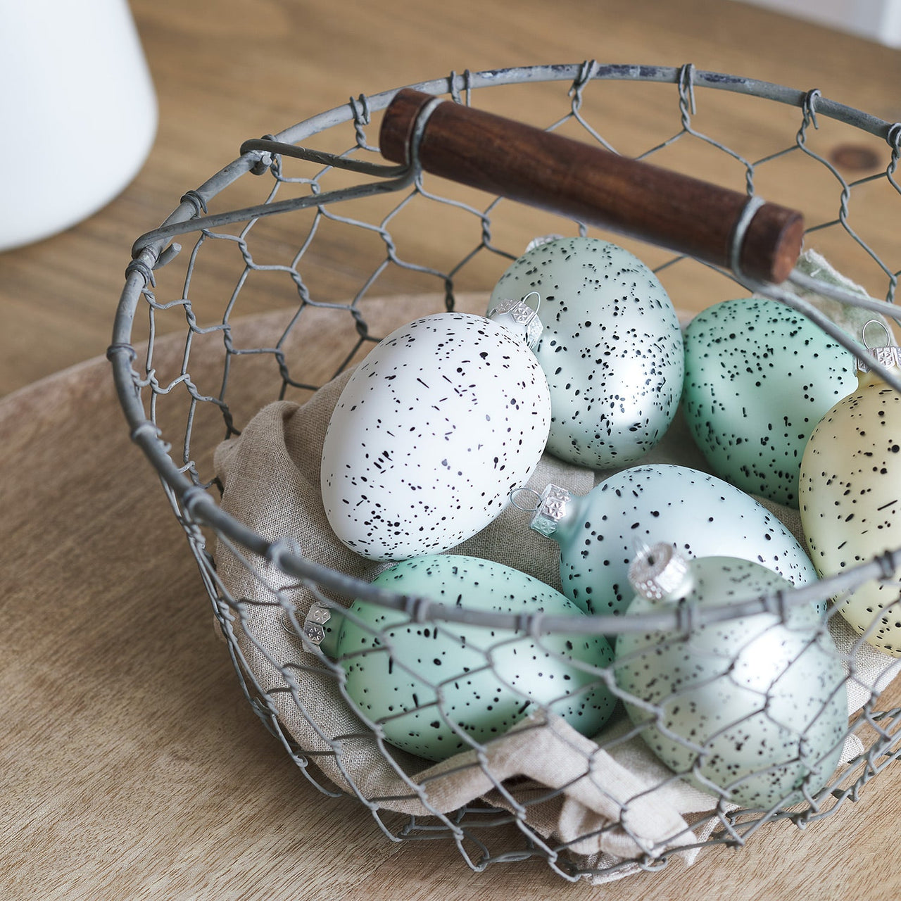 DE22005_6-Neutral-Egg-Easter-Decorations-In-Basket.jpg