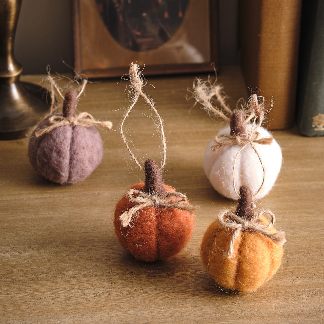 DE24006-Setof4FeltPumpkinHangingDecorations_1236ab15-04b5-4fab-98da-8ff607782773.jpg