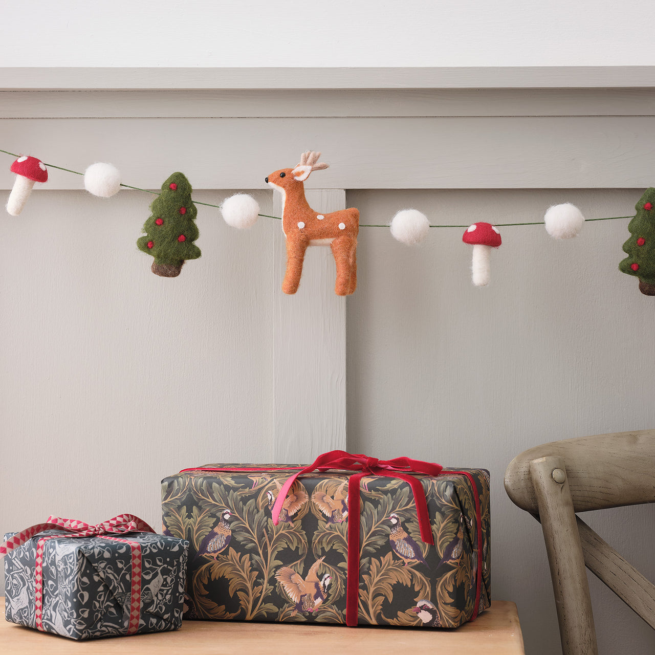 DE24013-WinterWoodlandFeltGarland_e18ae2fd-d605-4a0a-8663-1780dcf00ce6.jpg