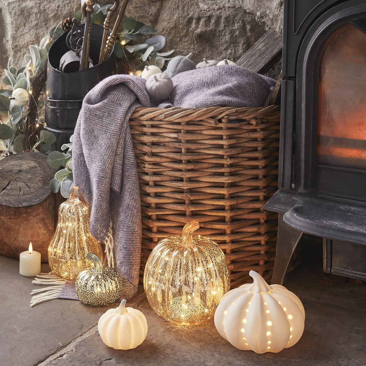 Fireplace-Pumpkin-Setting_c21e62e9-d231-4fd3-aaa9-0acdb85bbc27.jpg