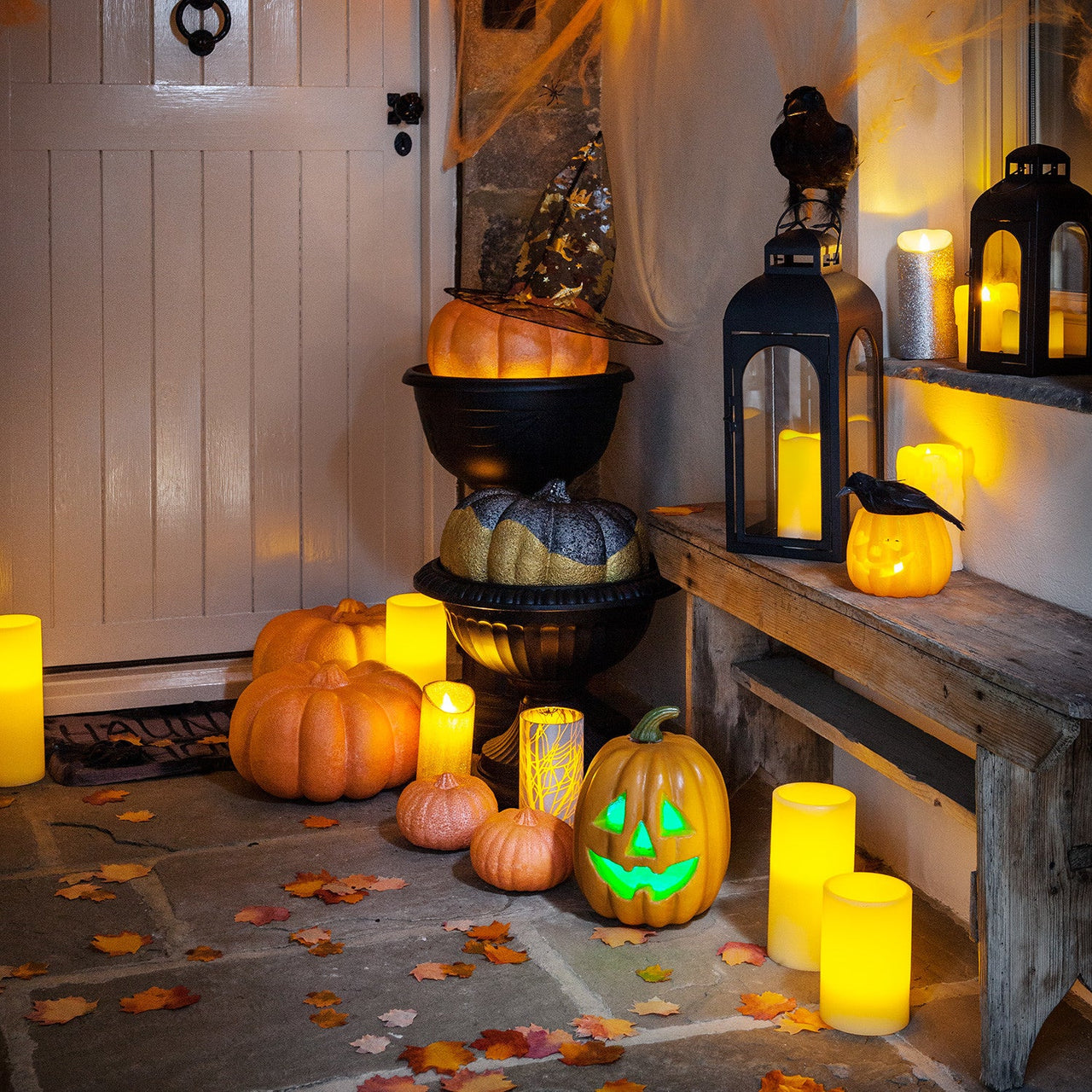 HA151003_Jaunty-Jack-o-lantern-LED-pumpkin-Halloween-porch_P2.jpg