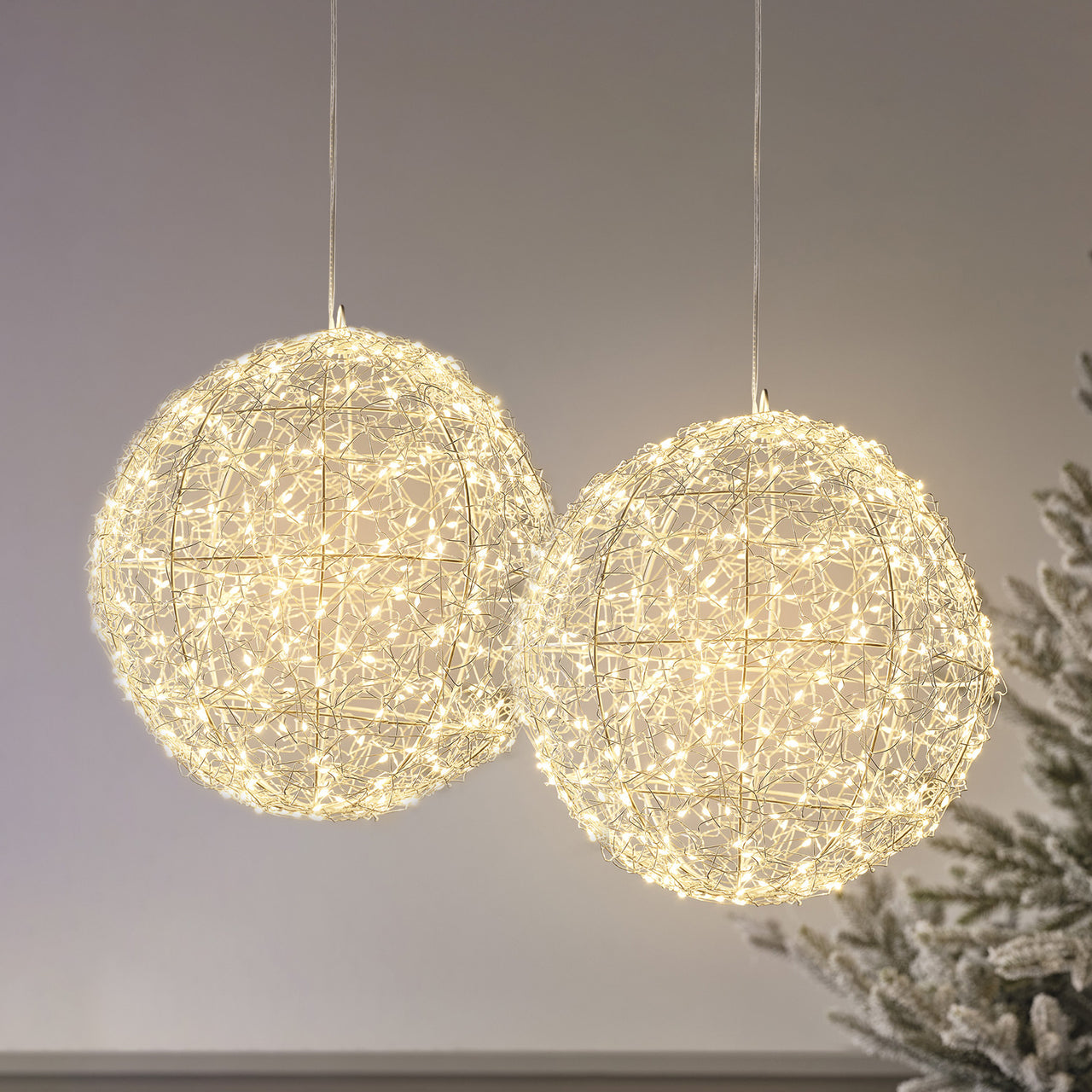 L4F24042---28cm-Wire-Wrapped-LED-Hanging-Orb-Light_2.jpg