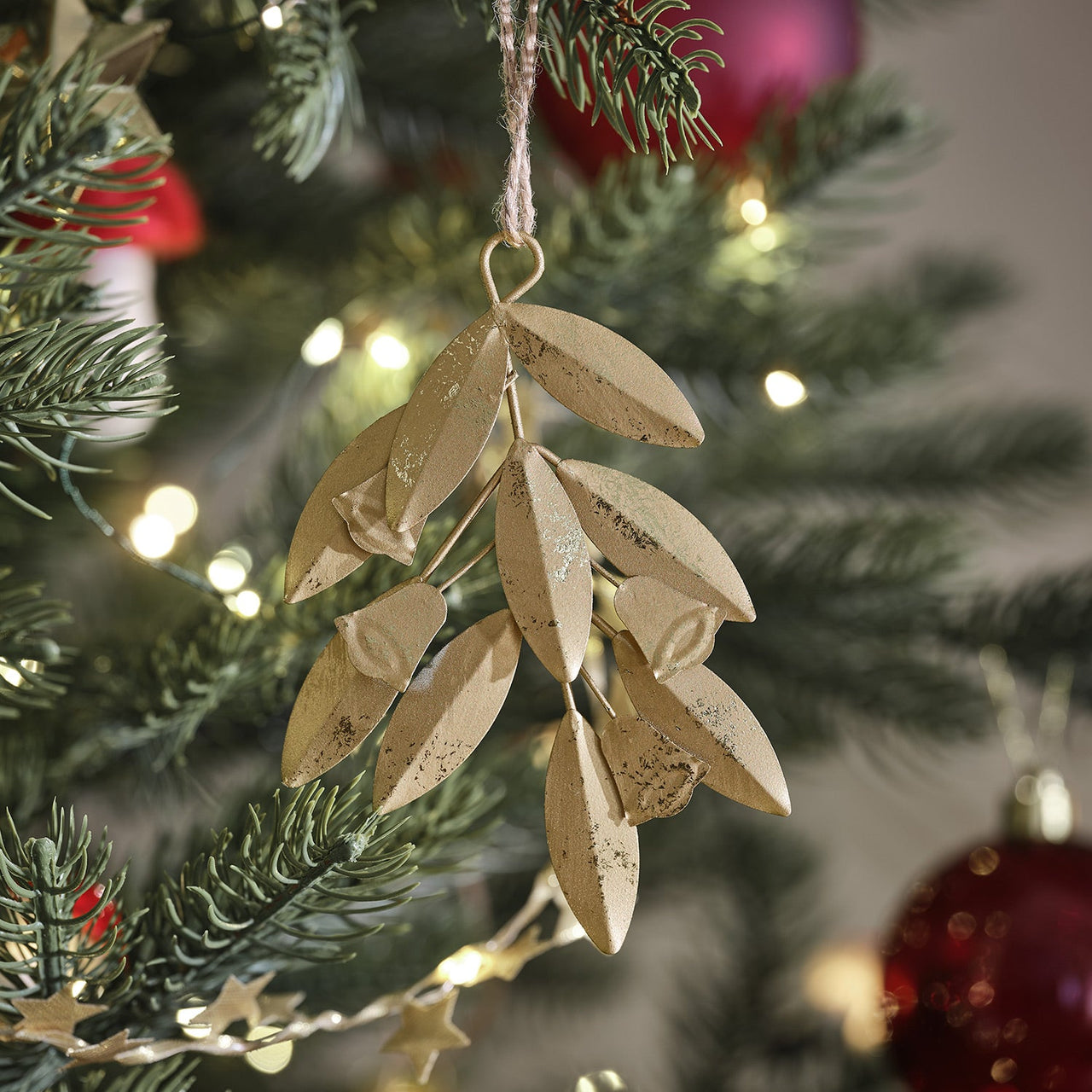 L4F24056_2_-Setof2GoldFoilLeafChristmasTreeDecorations.jpg