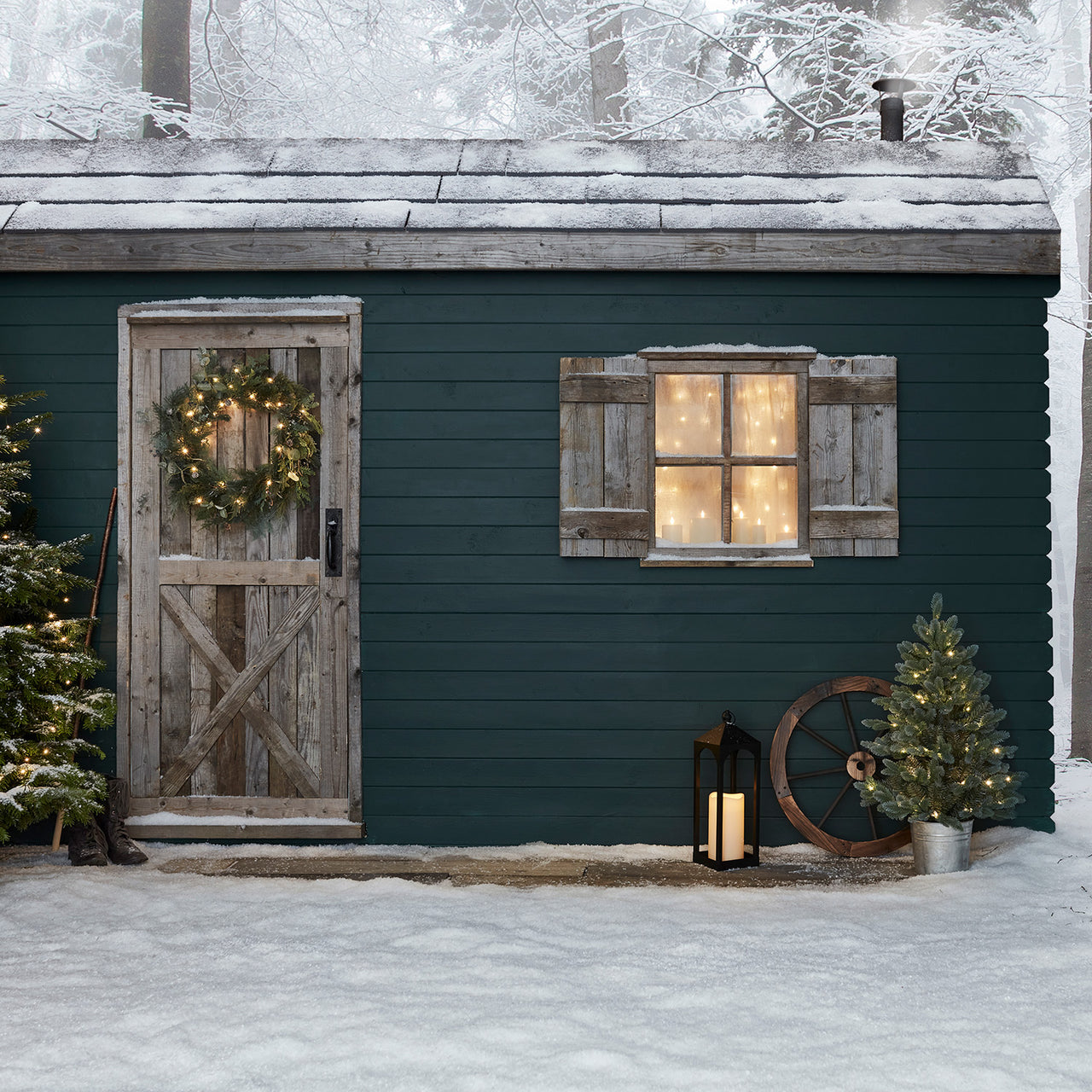 LA18006_L4F2010_2_Outdoor-Pre-Lit-Mini-LED-Christmas-Tree-Black-Lantern-Cabin.jpg