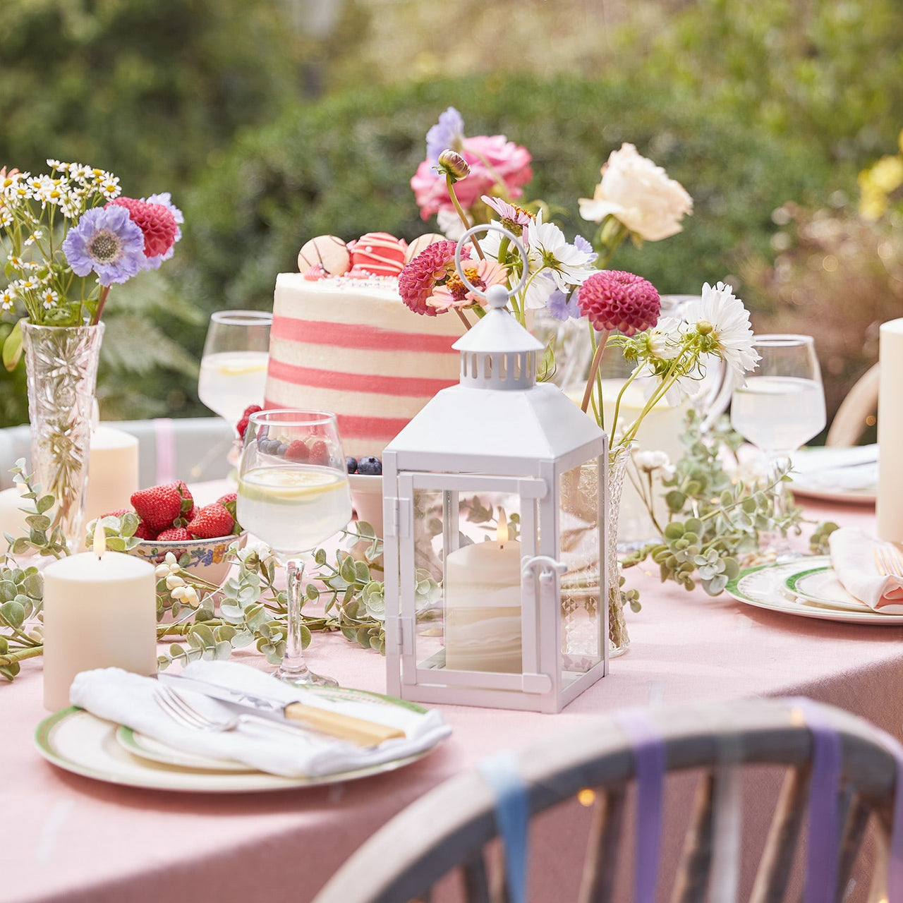 LA20016_perth-white-garden-lantern-with-truglow-candle-tea-party.jpg