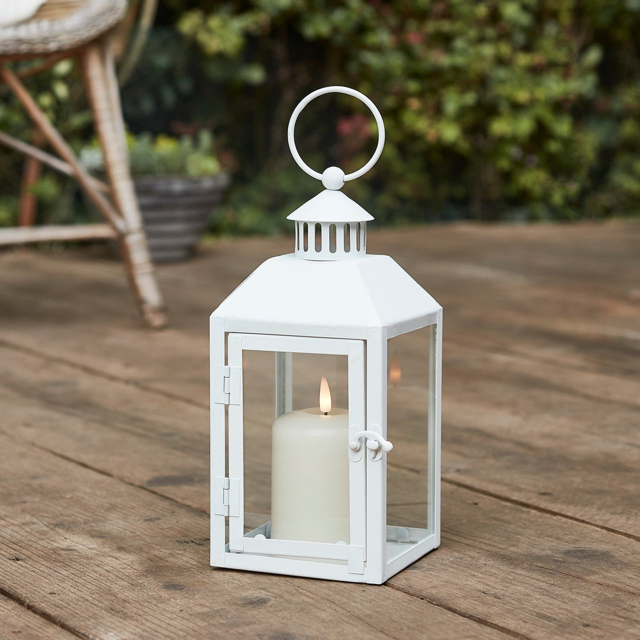 LA20016_small-white-metal-lantern-LED-candle-p1.jpg