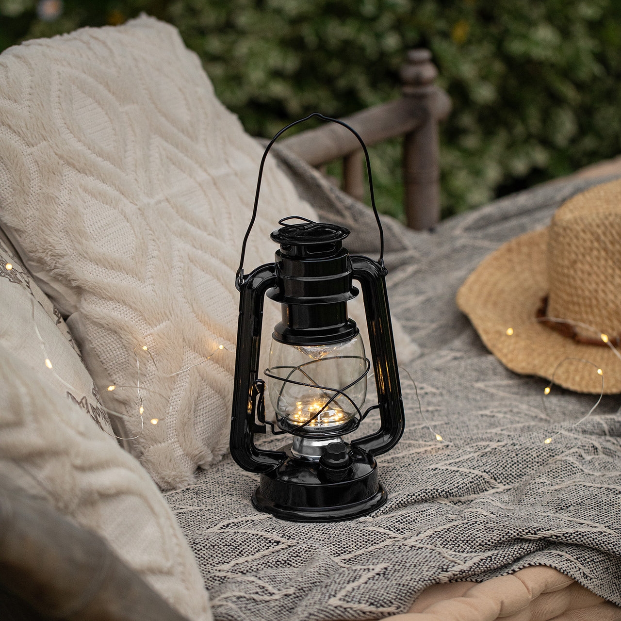 LA24013-Storm-Lantern-Black-(3).jpg