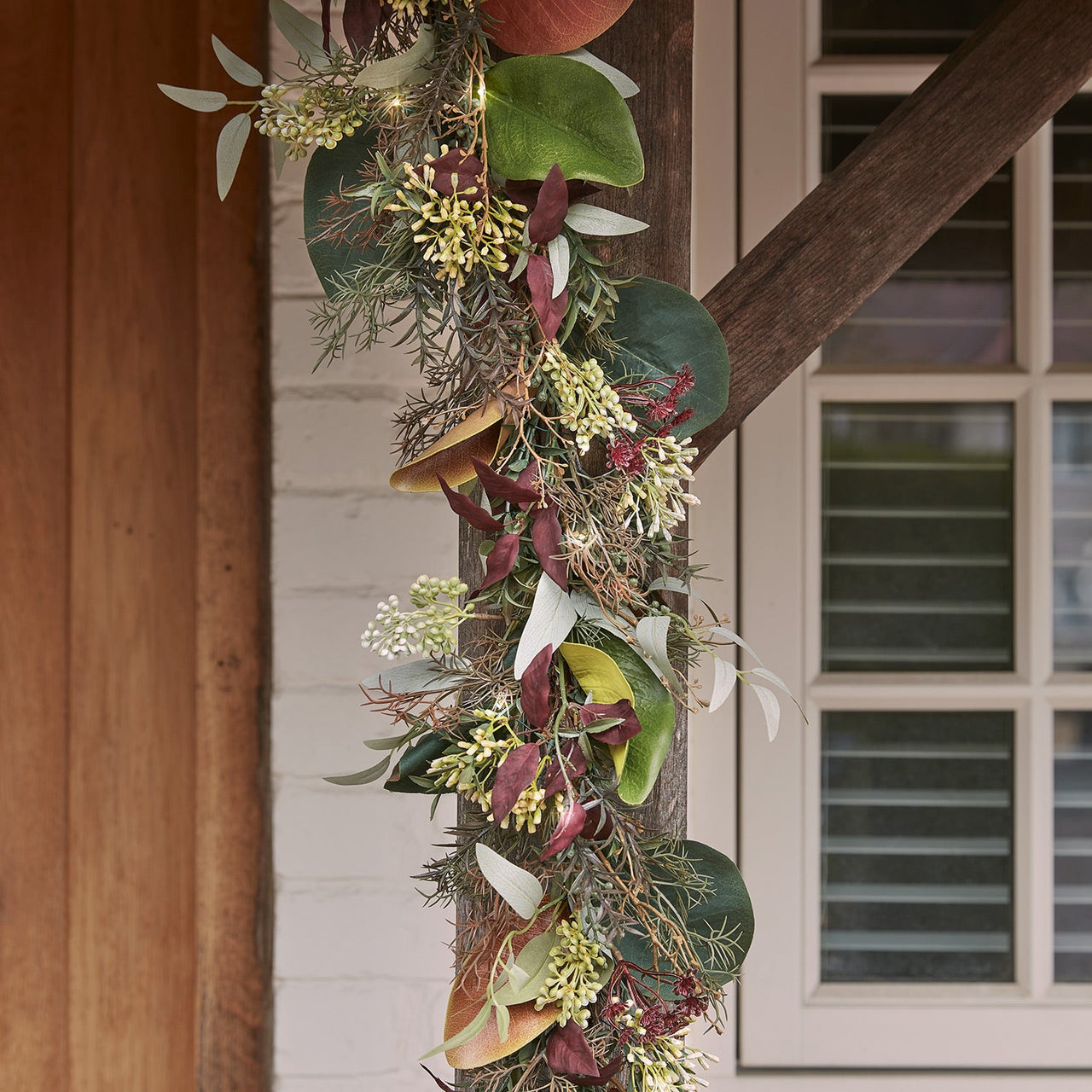 LL-GA23001_Autumn-Garland-Wrapped-Around-Porch_1.jpg