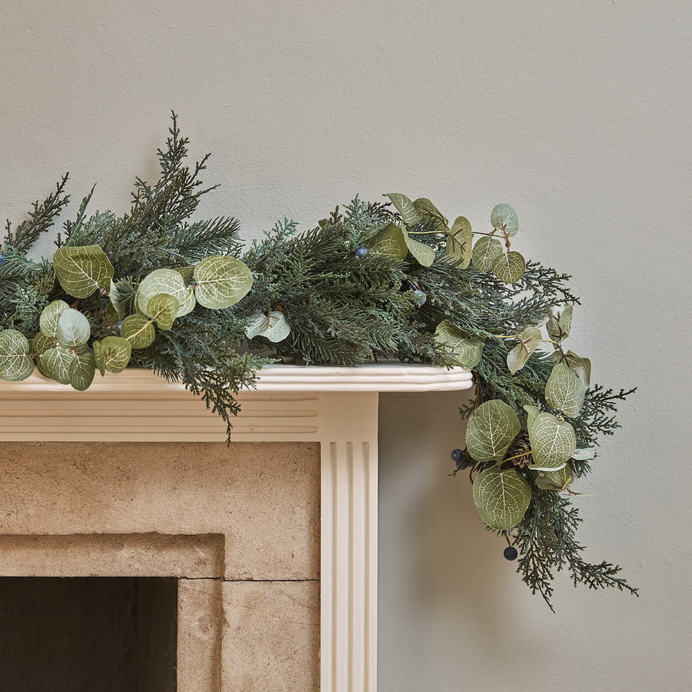 LL-GA23002_Pre-Lit-Oversized-Berry-and-Pinecone-Garland_2.jpg