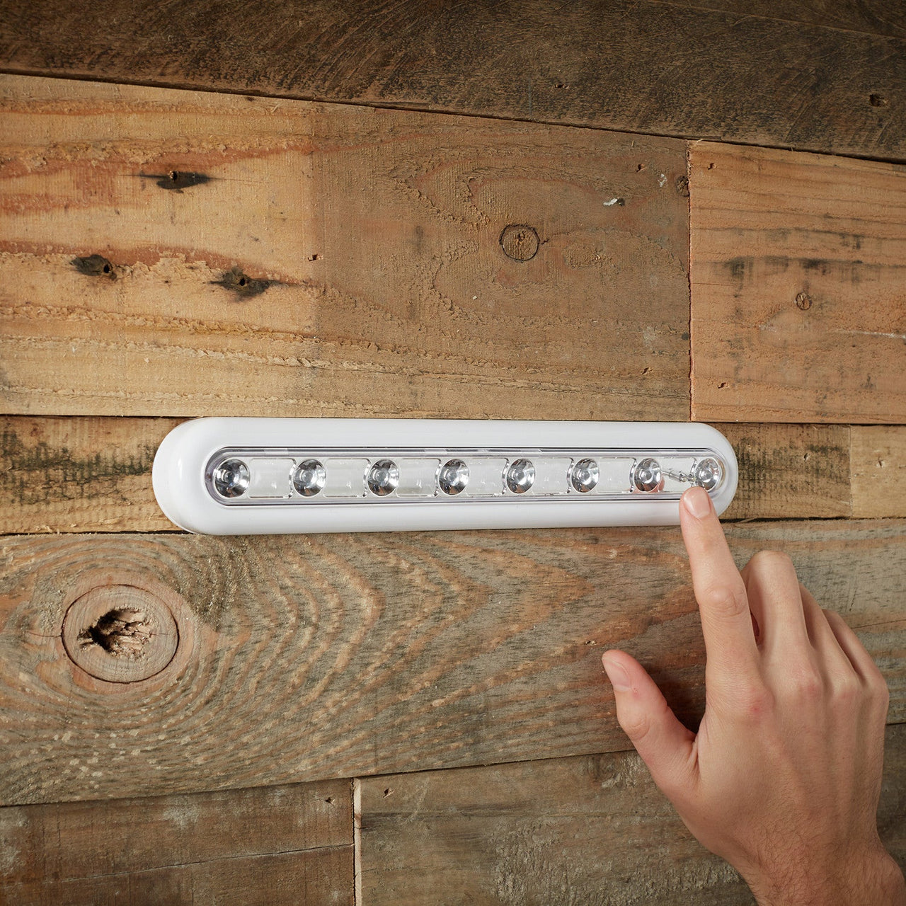 LL14001-YW_Touch-Operated-Cupboard-Light-Warm-White-LEDs-Hand_P3.jpg