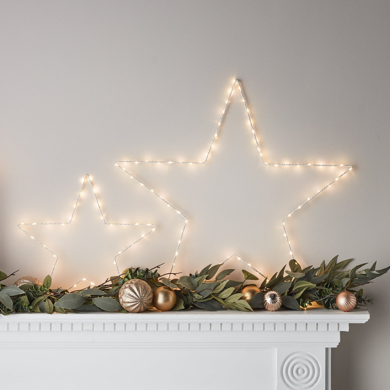 LL160034_Osby-Window-Star-Light-Bundle-Christmas-Mantelpiece-Christmas-Garland_2.jpg