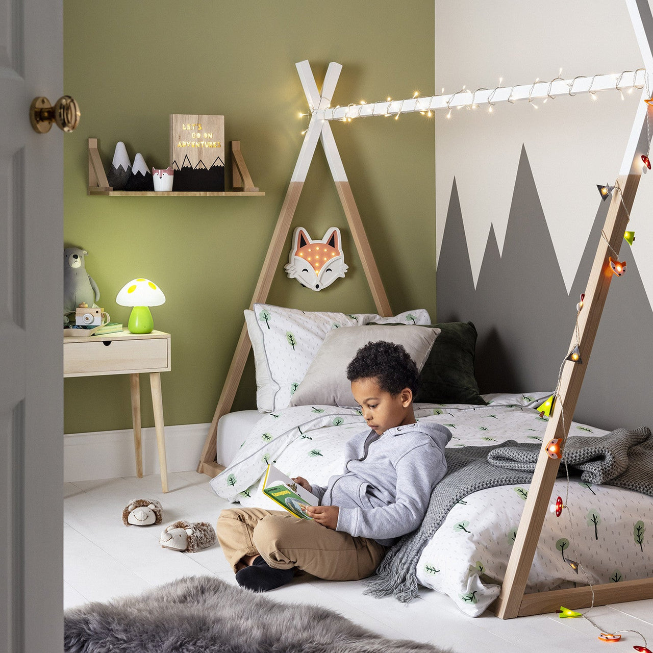 LL19001_Mixed-Felt-String-Lights-Woodland-Animals-Childrens-Bedroom-Ideas_P3.jpg