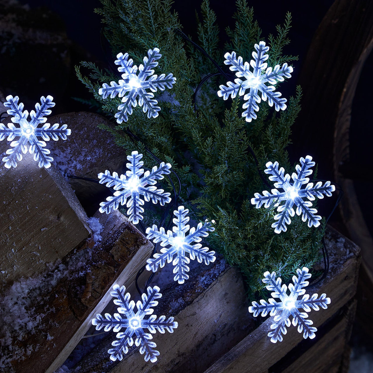 LL21076_20-White-Snowflake-Battery-Outdoor-Fairy-Lights.jpg