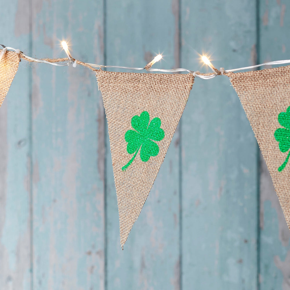 LL22014_Shamrock-Hessian-LED-Bunting-St-Patricks-Day-Decoration-Close.jpg