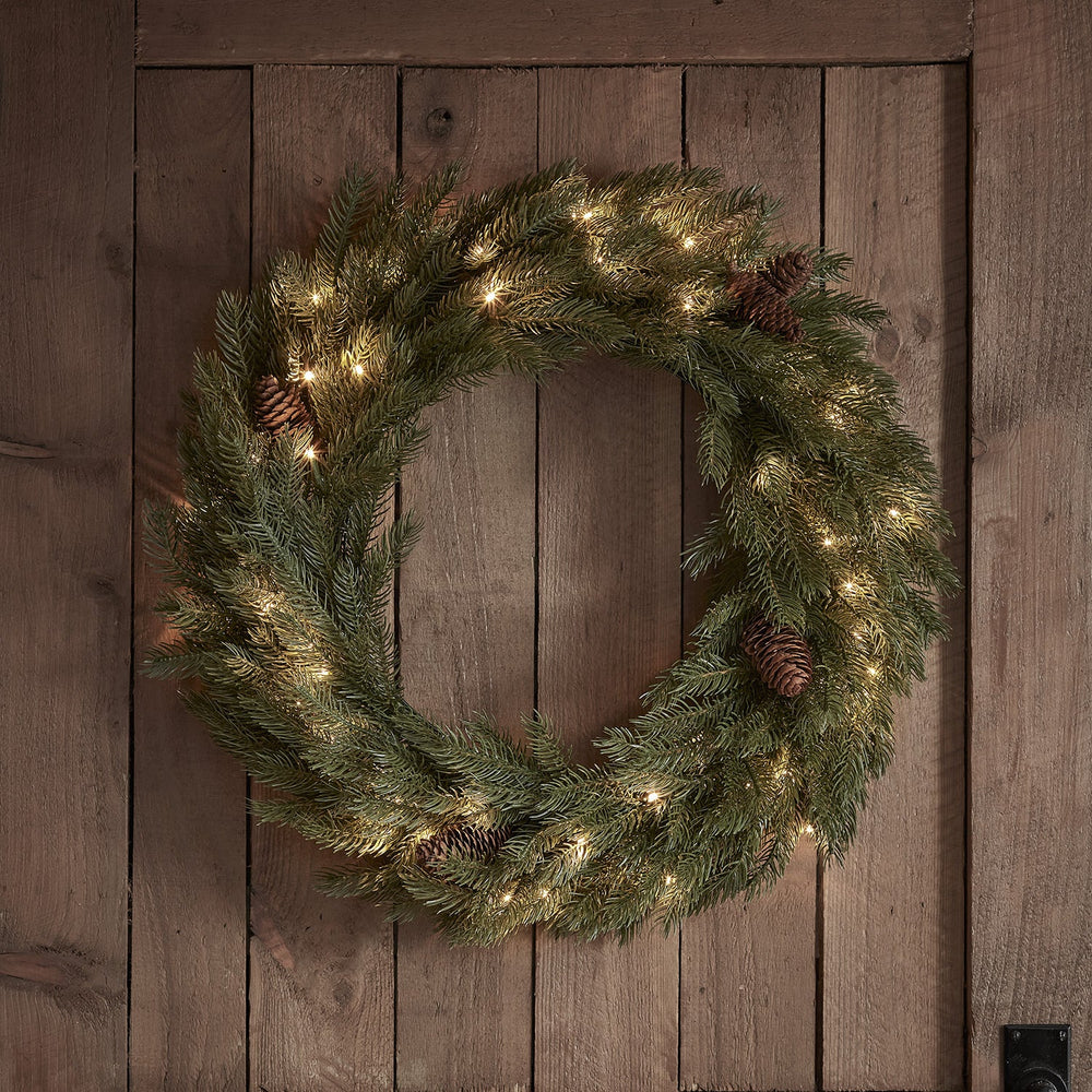 LL22076_60cm-Pre-Lit-Outdoor-Christmas-Wreath-Wooden-Door.jpg