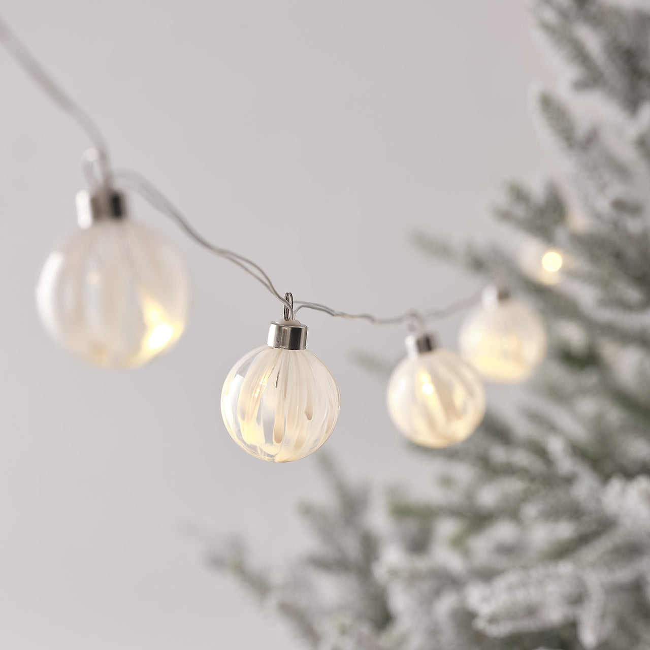 White Detail Glass LED Bauble String Lights