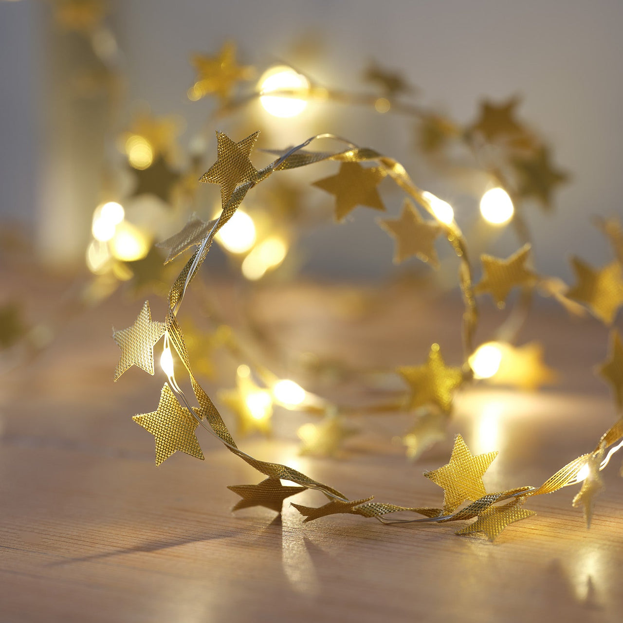 LL24071_4_-40cmGoldStarMicroLEDFabricGarland.jpg