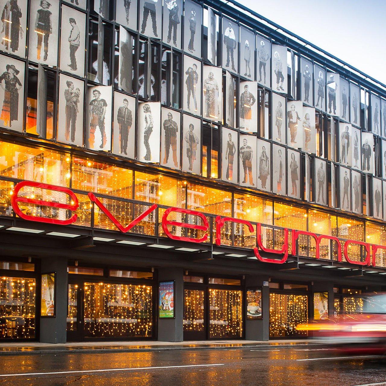 ML192YWC_Christmas-curtain-lights-everyman-theatre-Liverpool-Lights4fun_P4.jpg