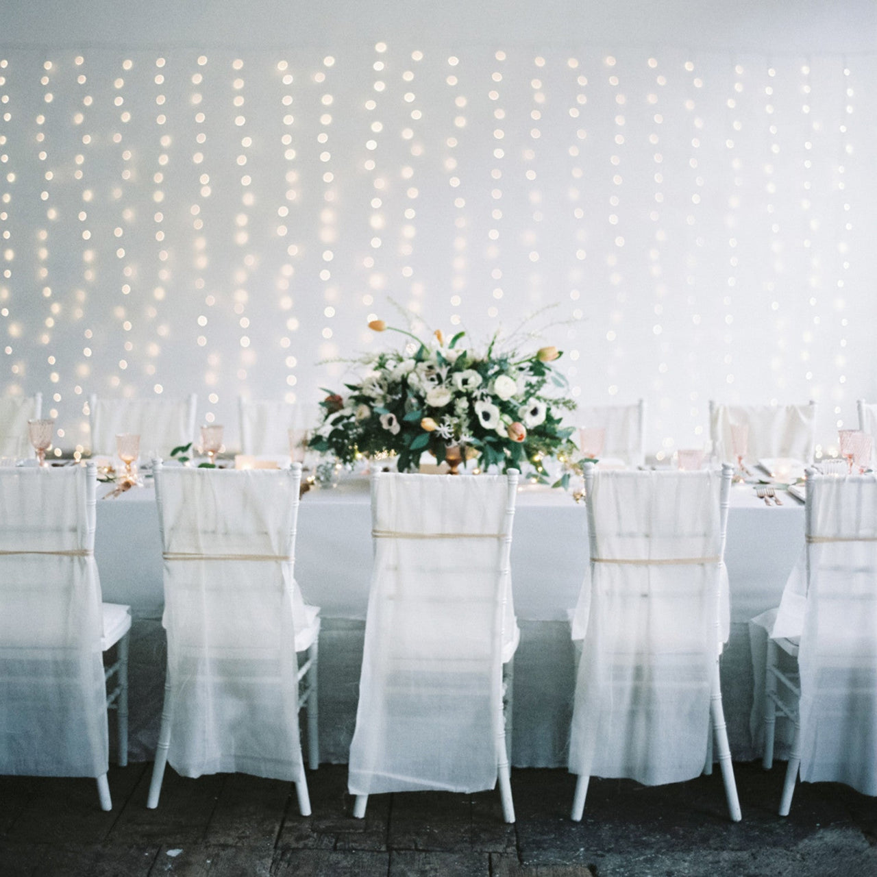 ML192YWC_wedding-table-backdrop-curtain-lights-pia-clodi-photography_P6.jpg