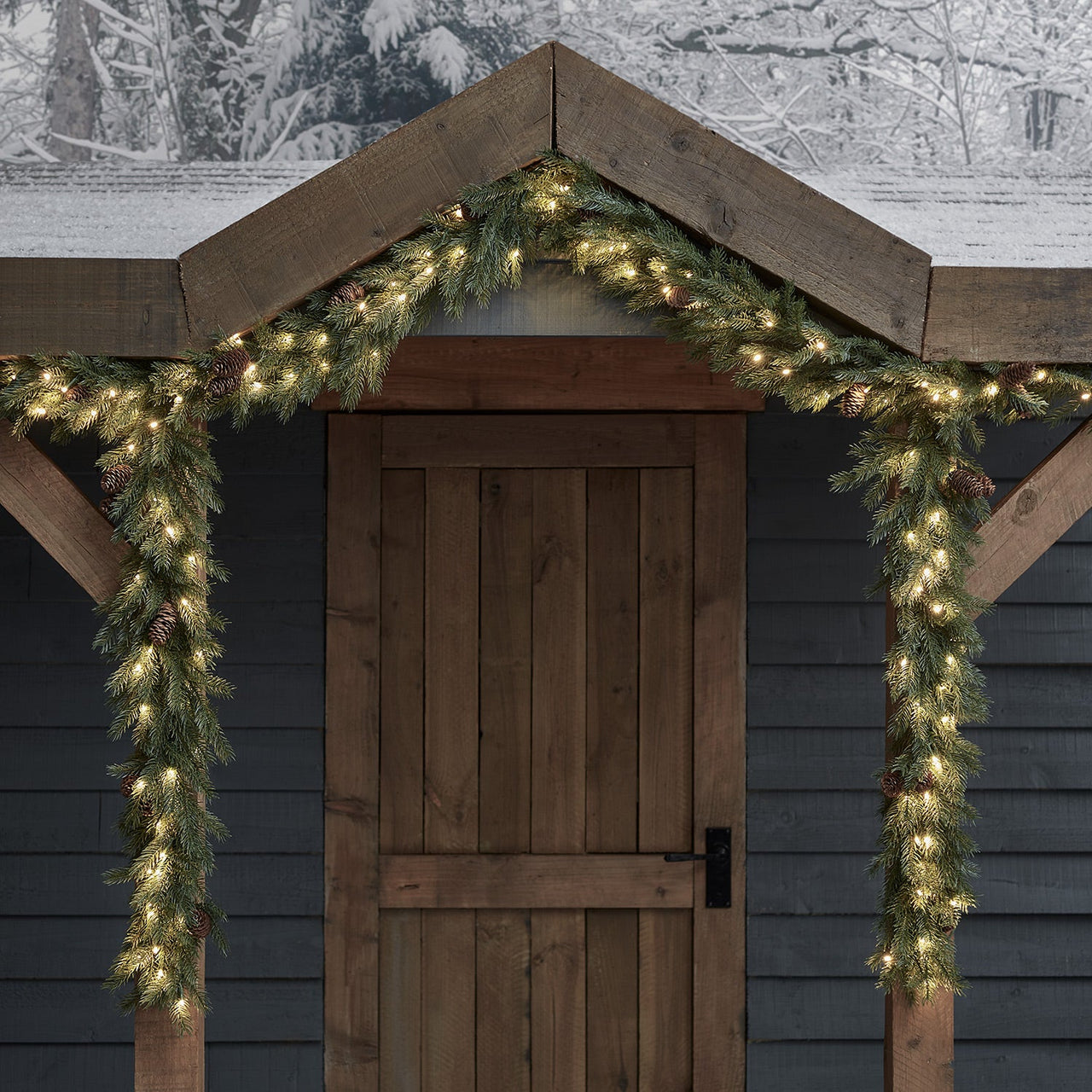 PL22045_Pre-Lit-Connectable-Outdoor-Christmas-Garland-Full.jpg