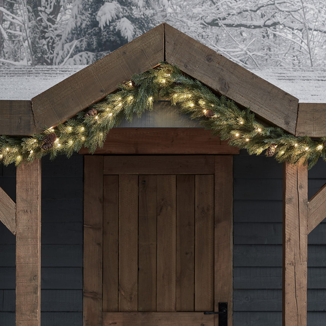 PL22045_Pre-Lit-Connectable-Outdoor-Christmas-Garland.jpg