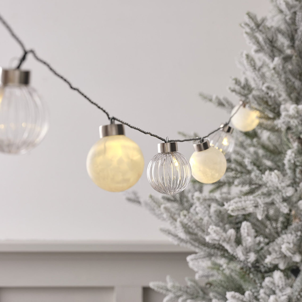 PL24041-8.4mWarmWhiteBaubleLEDGarland.jpg